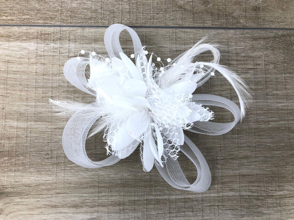 White Feather Fascinator